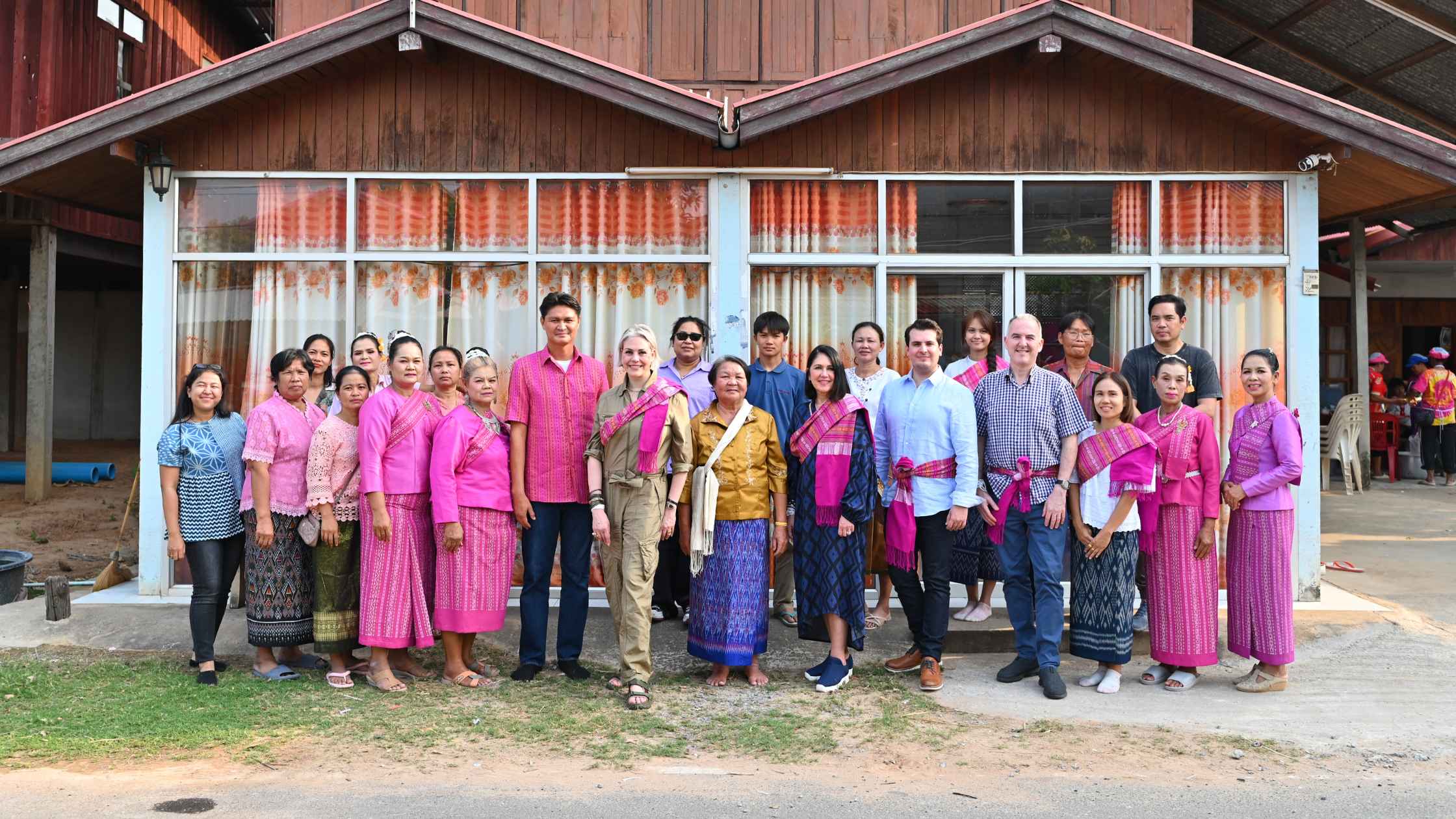 Village of Women and Men in Thailand | BuDhaGirl