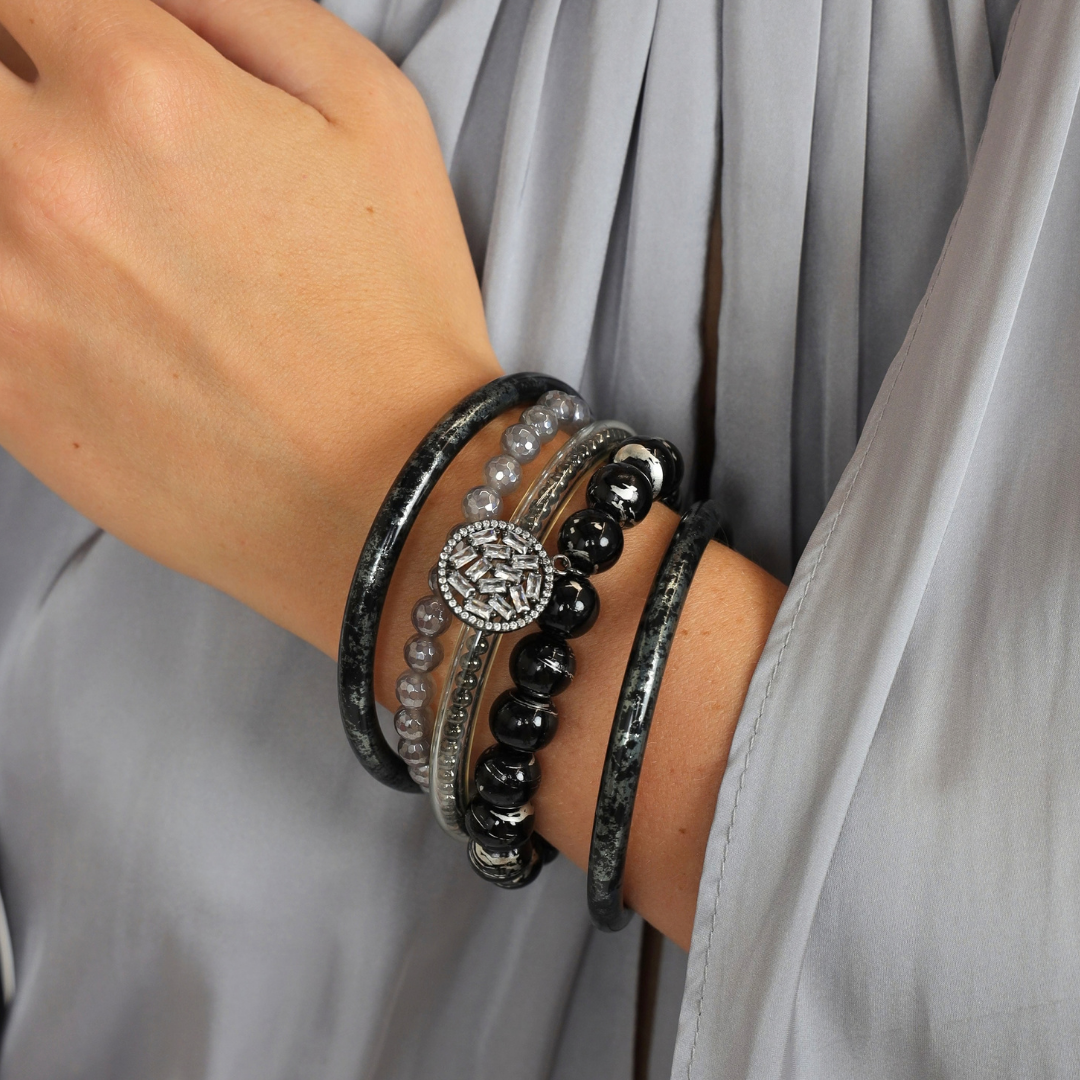 El conjunto de pulseras de lujo Noir Opulent